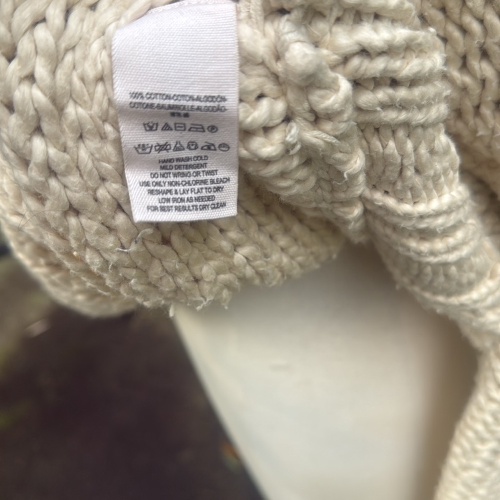 FREE PEOPLE CREAM CHUNKY KNIT COWL NECK SWEATER -S -🤩 - Picture 9 of 9